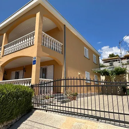 Apartment-julia Seget Vranjica
